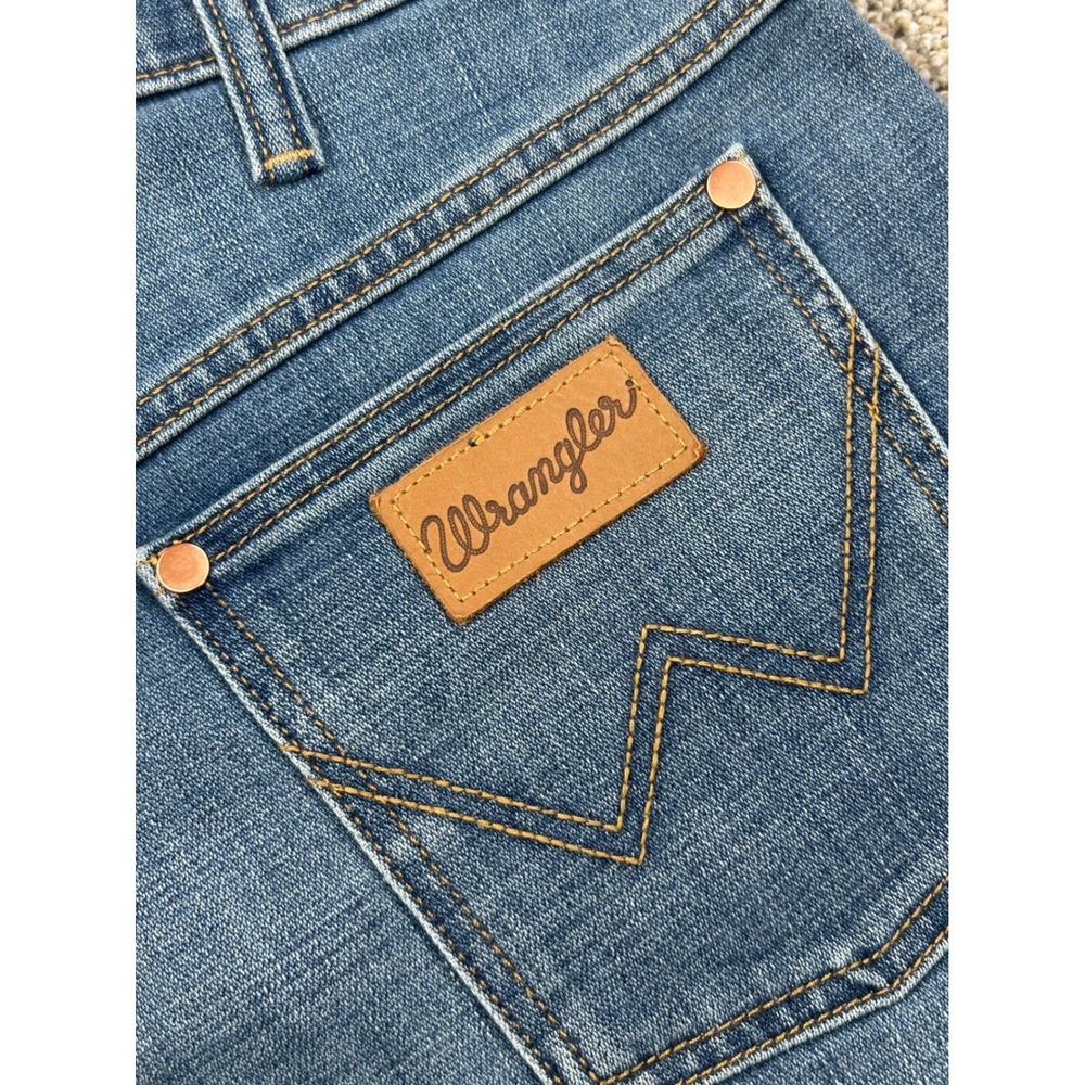 Wrangler Womens 28 High Waisted Frayed Denim Shorts Medium Wash WBCOSTX #0749